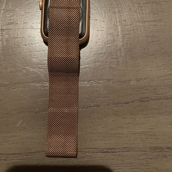 SOLD Apple Watch series 4 - Picture 5 of 6